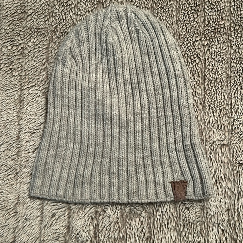 Light grey unisex beanie OS